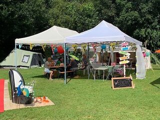 LHBTIQ+-tieners én ouders blij met camping De Paradijsvogel: 'Hier heb ik opeens aansluiting'