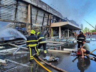 Oekraïense bevolking opgeschrokken door bombardement op winkelcentrum: 'Je bent nergens veilig'