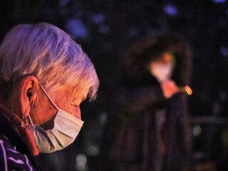 Hoogleraar ouderengeneeskunde: 'De samenleving kan niet langer op slot om kwetsbaren'