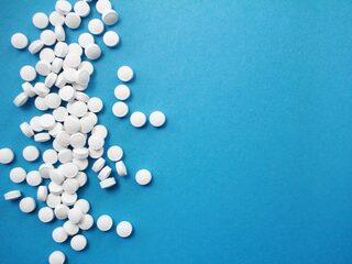 Drugsafval gedumpt op terrein van Toon Francken (90): wie draait op voor opruimkosten?