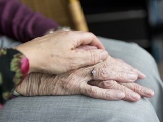 Moet het ouderwetse bejaardenhuis terug? 'Nee, dat willen mensen niet meer'