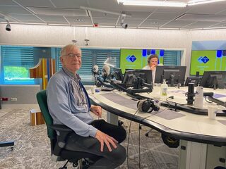 Dit is de man die al 16.000 keer 'Met het Oog op Morgen' aankondigde