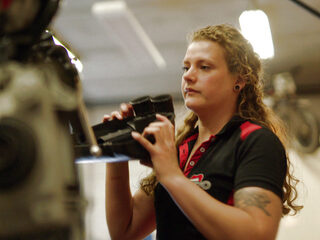 Steeds meer vrouwen in de technieksector, maar ze stoppen er ook eerder mee