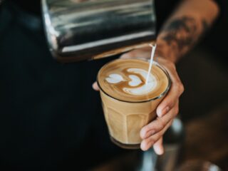 Voedsel als identiteit: 'Bestel een havermelk-latte en ik weet wie je bent'