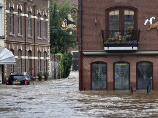 Onderzoek: link tussen klimaatverandering en overstromingen na regen in juli