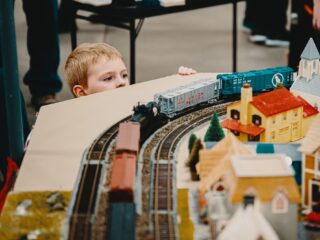 Alledaagse Vragen - Waarom zijn peuters gefascineerd door voertuigen?