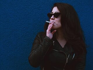 Rokende buren zorgen voor tientallen meldingen van overlast per week, gedupeerden kunnen geen kant op