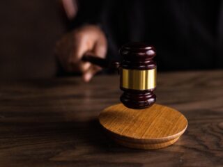 Alledaagse Vragen – Mogen volwassenen broers en zussen legaal seks hebben?