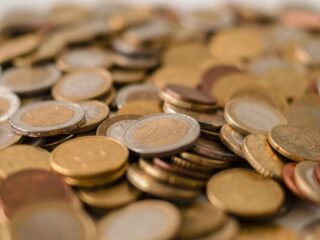 Alledaagse Vragen – Wie betaalt de wederopbouw van Oekraïne?