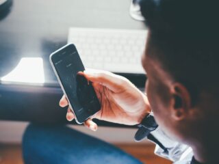 Schoolverlaters razendsnel opgeleid tot digitale marketeer: 'Heb nu veel zelfvertrouwen'