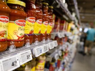 Zijn hoge prijzen supermarkt terecht? 'Ja, ze hebben flinke pijn geleden'