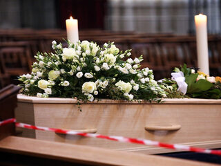 Alledaagse Vragen: Zijn rouwcentra voorbereid op een nieuwe sterftepiek?