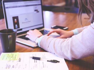 Hoe dichten we de loonkloof? 'Transparantie over salaris mannelijke collega heeft mij geholpen'