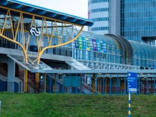 Zoetermeer sluit brug over A12 vanwege instortingsgevaar