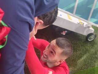 Beste vriend van topspeler Ziyech: 'Tussen elf man valt hij voor mij het meest op!'