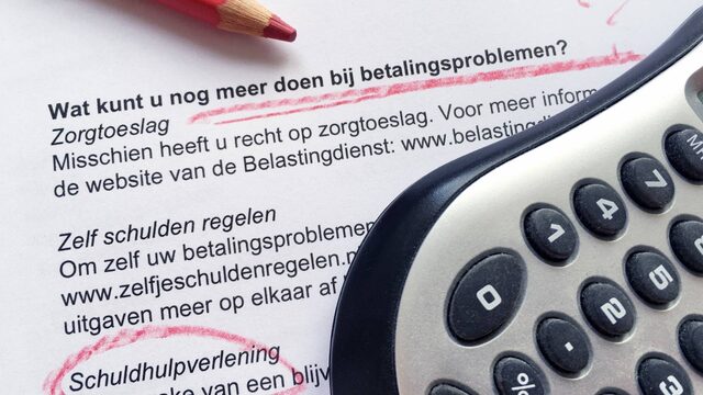 Advies RVS: gemeenten moeten schuld van 600.000 huishoudens overnemen