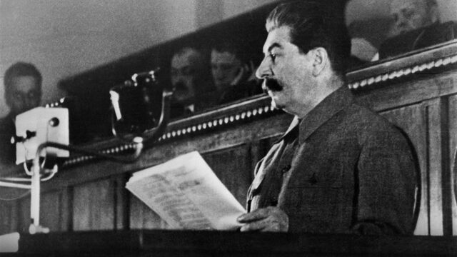 Poetin zaait angst met Stalin-terminologie