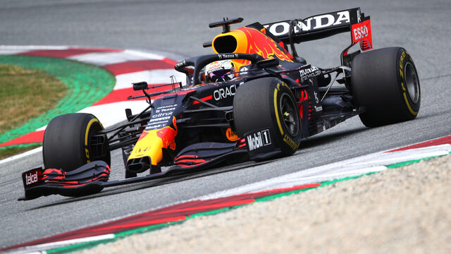 Verstappen op cruise control naar nieuwe overwinning in Oostenrijk