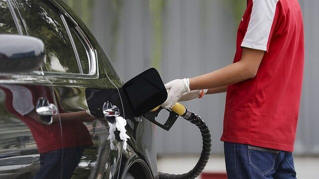 Laten mensen vaker de auto staan door hoge benzineprijzen?