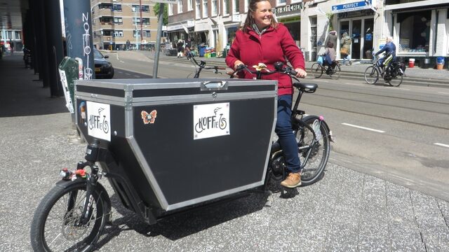 Straatpastor organiseert filosofieclub voor daklozen in Amsterdam