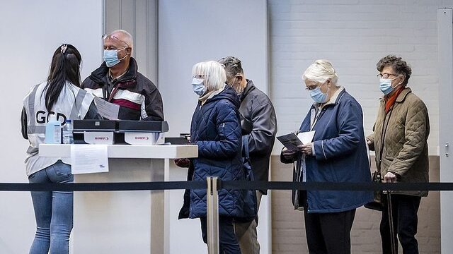 Regionale GGD's weigeren prikhulp: 'Ik moest minimaal 16 uur per week beschikbaar zijn'