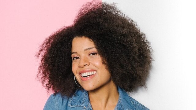 Radio-dj Angelique Houtveen: 'Als ik radio maak, draagt de muziek me'