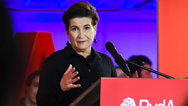 Fractieleden Attje Kuiken en Khadija Arib volgens PvdA-kiezers tijdelijke opvolgers Lilianne Ploumen