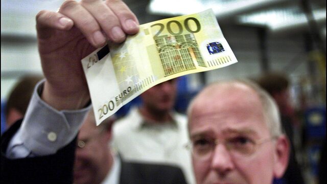Nieuwe eurobiljetten in de maak: 'Nog iets te vroeg voor Merkel'