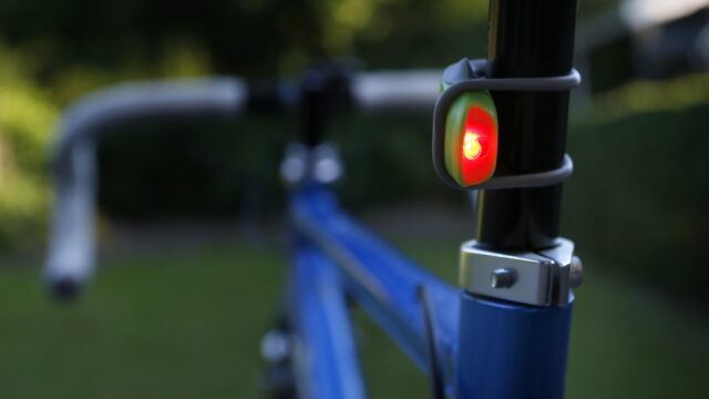 Alledaagse Vragen – Waarom heeft je fietslampje een knipperfunctie?