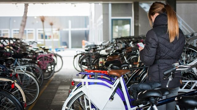 Stand.nl: 'Pesten moet ook buiten schooltijd worden aangepakt'