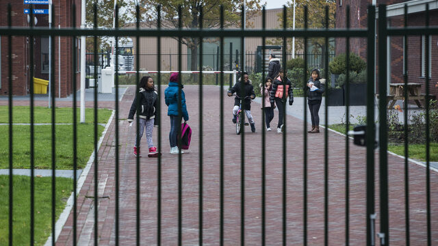 'Overheid laat bewust achterstanden bij asielopvang ontstaan'