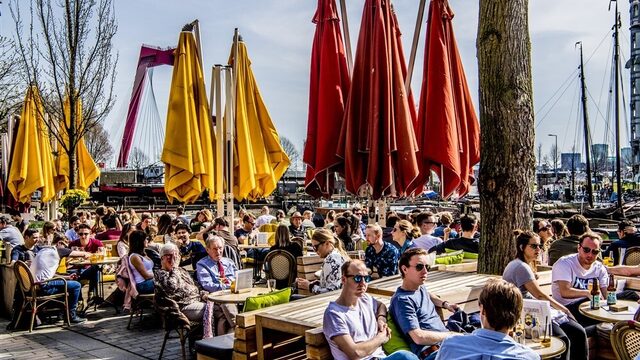 Stand.nl: 'Eindelijk gloort er echt licht aan het eind van de coronatunnel'
