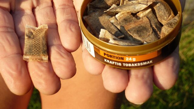 Jongeren massaal aan de zuigtabak snus: 'Het begint al op de basisschool'