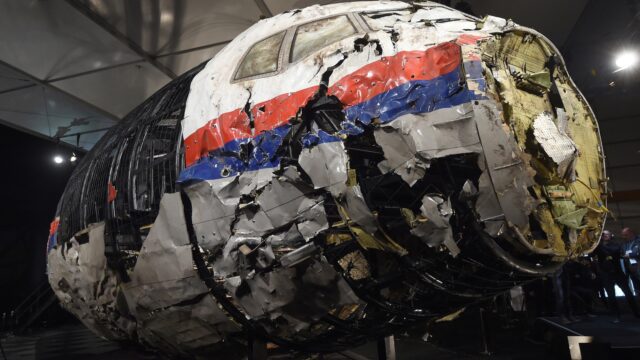 8 jaar na MH17-ramp spreekt rechtbank vonnis uit: 'Nabestaanden naar deze dag toegeleefd'