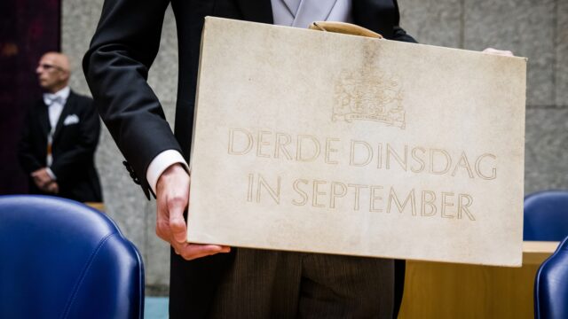 Alledaagse Vragen – Hoe oud is het koffertje van Prinsjesdag?