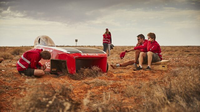 Kun je de Solar Challenge winnen in een auto met de luchtweerstand van een bierflesje?