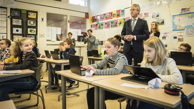 Stand.nl: 'Al het onderwijs moet na de zomervakantie terug naar normaal'