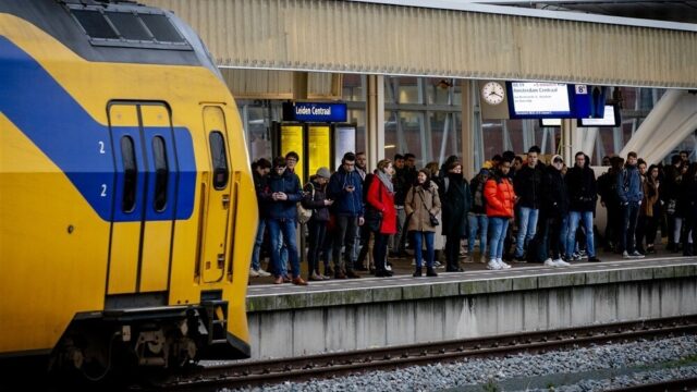 Stand.nl: 'Het openbaar vervoer in Nederland moet beter'
