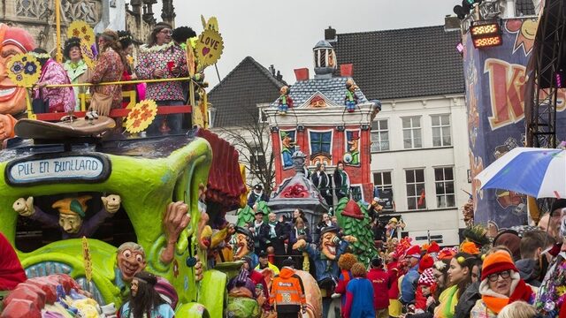 Stand.nl: 'Alle gemeenten moeten de start van het carnavalsseizoen schrappen'