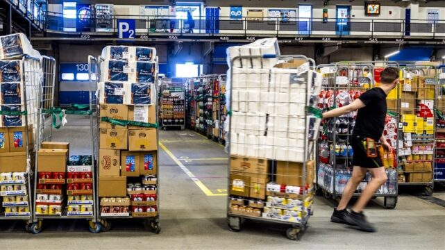 Arbeidsinspectie: 'Distributiecentra zijn een verdienmodel ten koste van de werknemer'