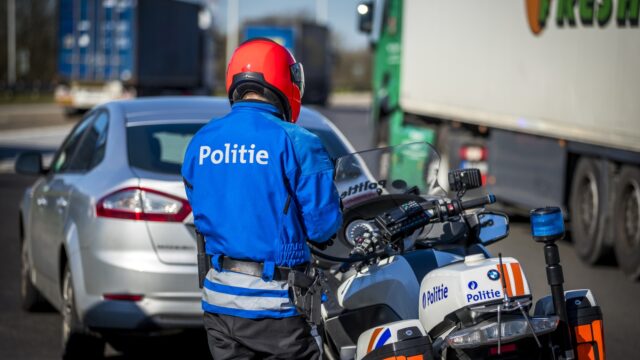 Groot personeelstekort bij Belgische politienoodcentrales: 'Collega's gaan eronderdoor'