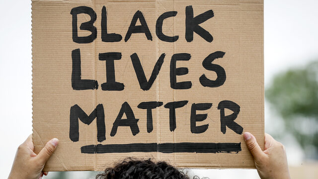 Een jaar Black Lives Matter: 'Voer het gesprek, maar maak elkaar niet af'