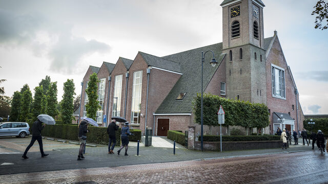 Theoloog des Vaderlands over stijgende coronacijfers: 'Je merkt voorzichtigheid'