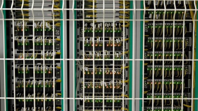 Bescherming mobiele telefoons op ministeries tegen spyware ‘ondermaats’