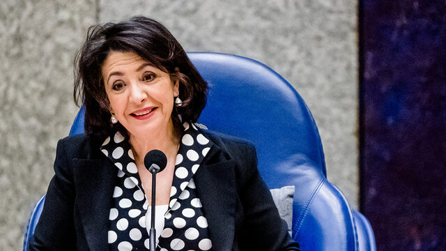 Arib: 'Jammer dat minister Ollongren haar verantwoordelijkheid niet heeft gepakt'