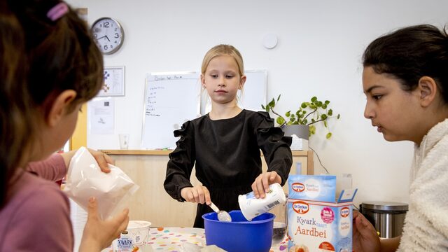 Crisis in de kinderopvang: 'Ik zie de paniek bij jonge ouders op de werkvloer als het vijf uur wordt'