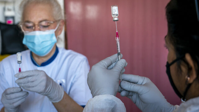 Ziekenhuizen onderzoeken of meerdere prikken na Janssen-vaccin beter beschermen tegen coronavarianten