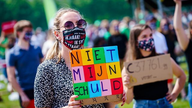 Torenhoge studieschuld van leenstelsel-generatie: 'Hij moet worden afbetaald'