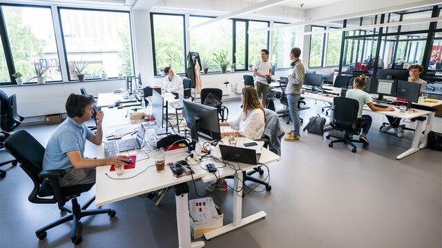 Stand.nl: 'Het kabinet moet meer versoepelingen terugdraaien'