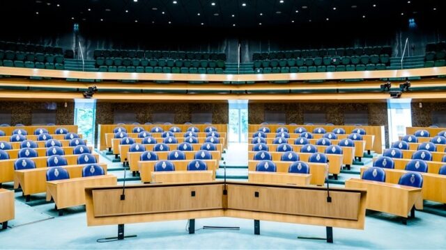 Stand.nl: 'De druk op politici moet omlaag'